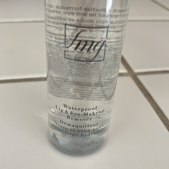 Avon fmg Waterproof Lip & Eye Make Up Remover - NIB - Picture 4 of 6